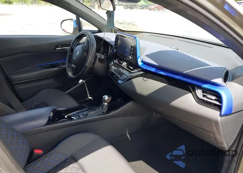 2021 Toyota C-Hr Xle z USA, uszkodzony, nr VIN NMTKHMBX3MR138846